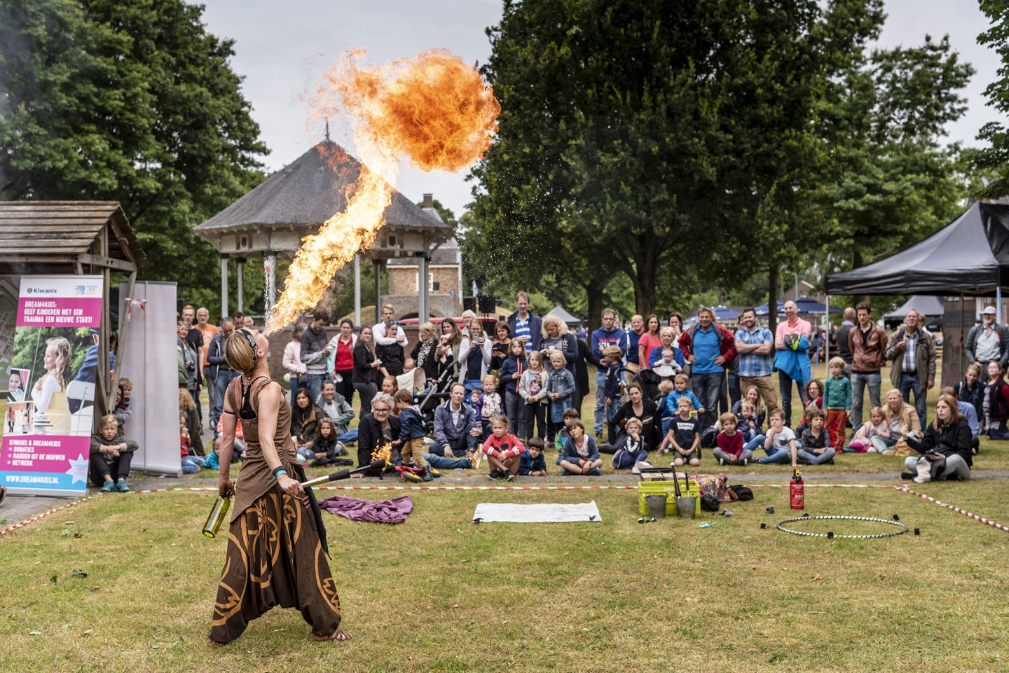 Zuidwaterliniefestival_Vught-153 Het Zomertheater vuurspuwen
